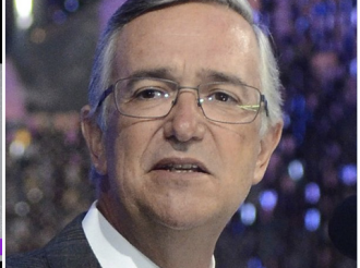 En Cuanto Sacó la Cabeza